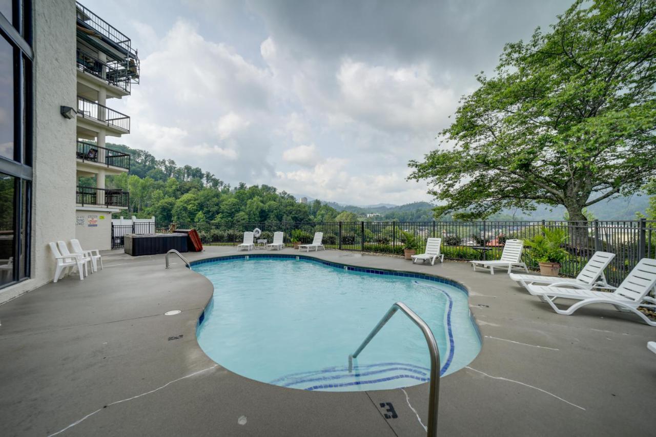 Stylish Gatlinburg Condo With Pool Walk Downtown! Екстериор снимка