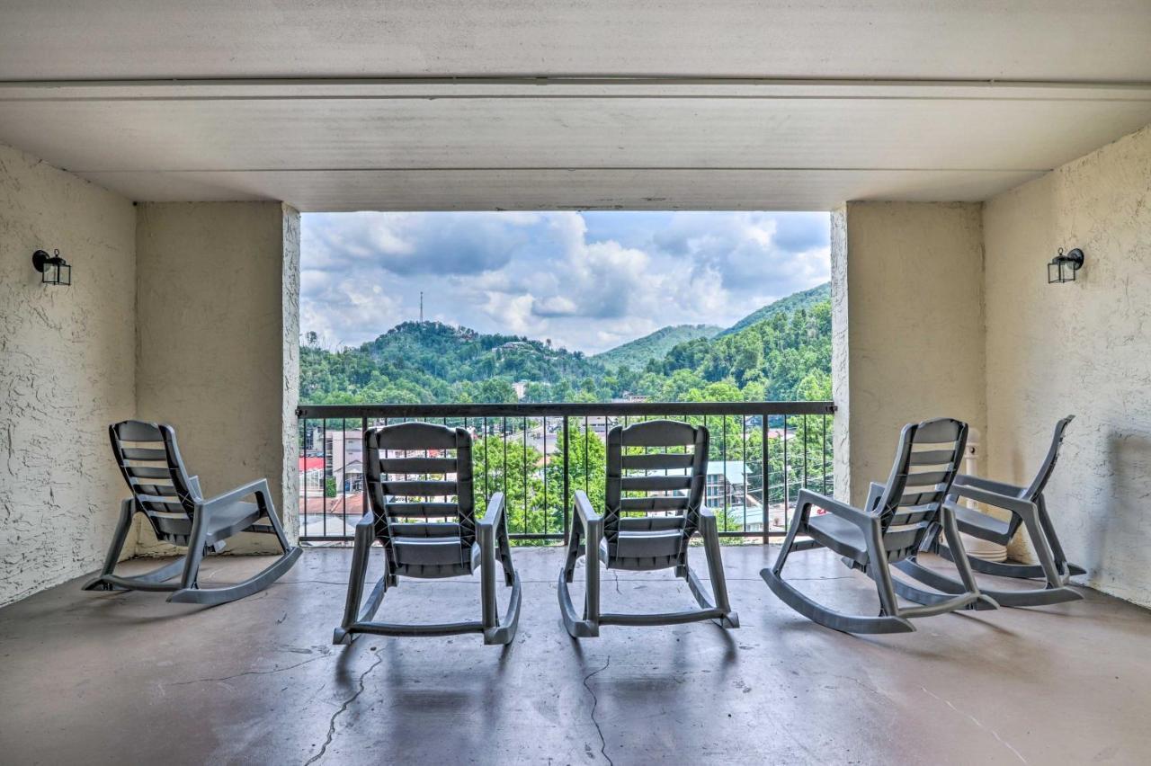 Stylish Gatlinburg Condo With Pool Walk Downtown! Екстериор снимка